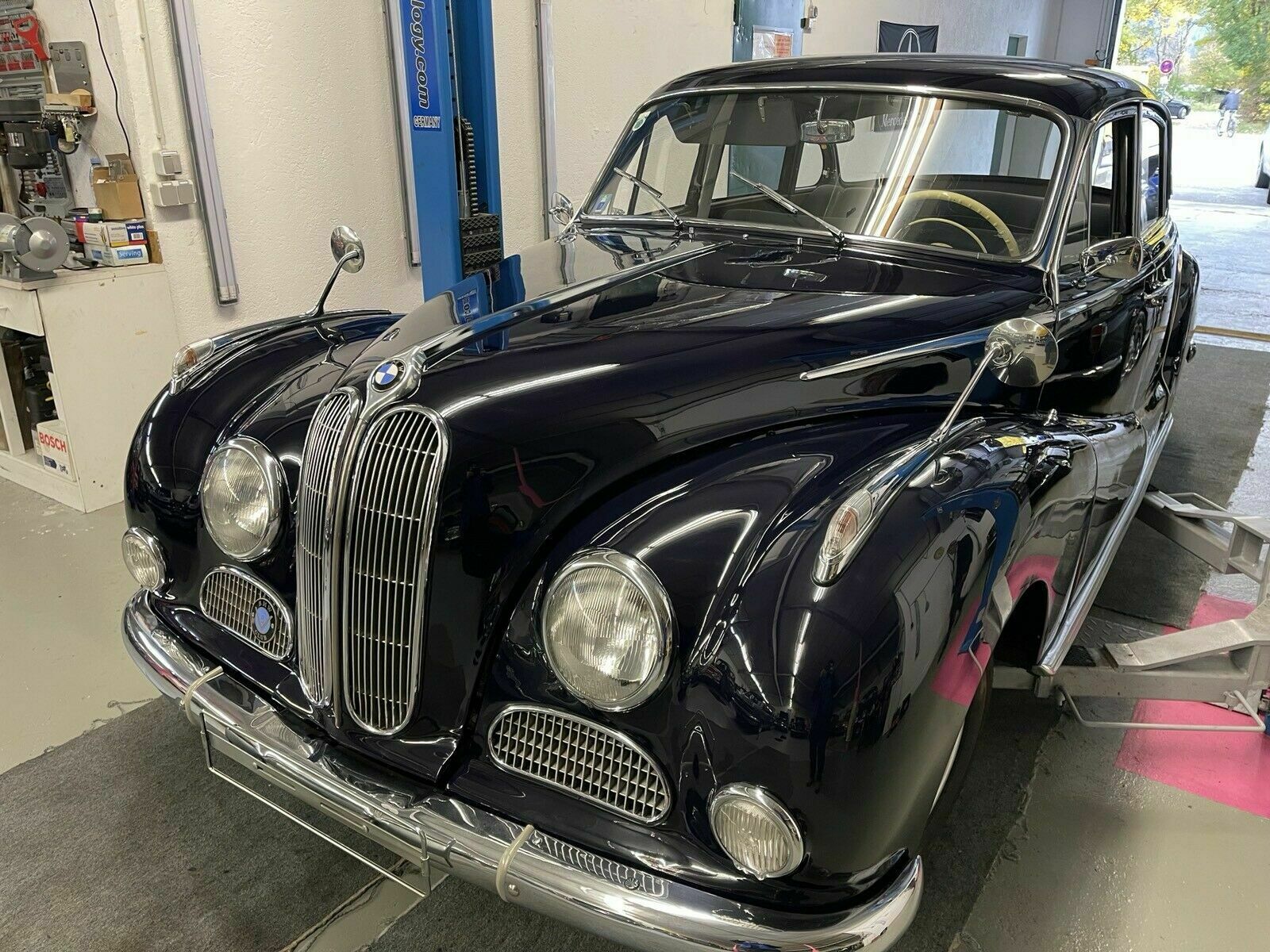 BMW 502 V8 Barockengel