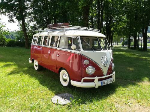 VW Bulli T1 rot/weiß